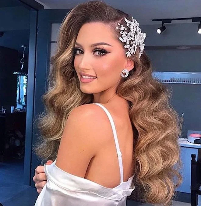 Long, Glamorous Hairstyles for Prom