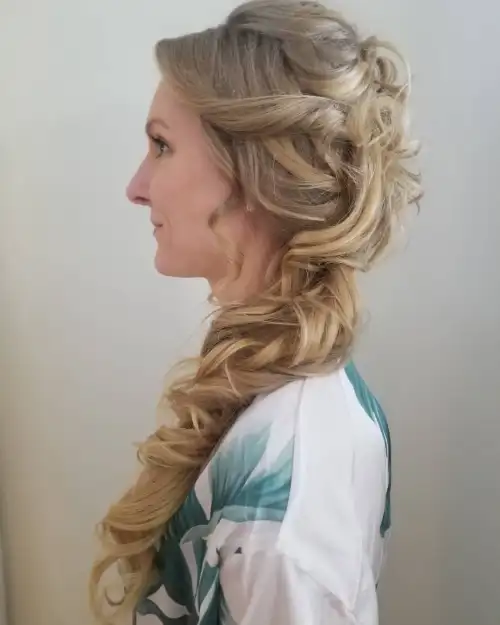  Fancy Side Ponytail