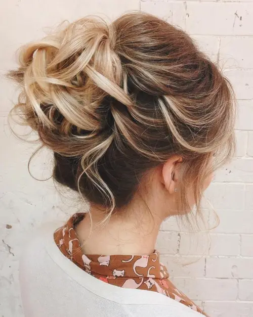 Soft Hairstyle with Pinned Ends