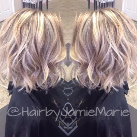  Medium Wavy Bob for Thin Hair