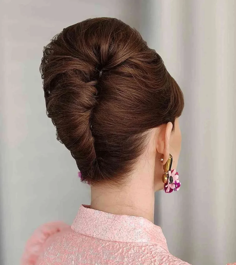 Retro French Twist: Elegance with a 60s Twist