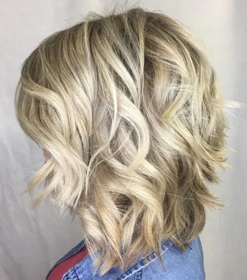 5. Wavy Textured Bob
