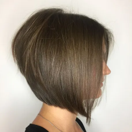 17. Classy Stacked Brown Bob
