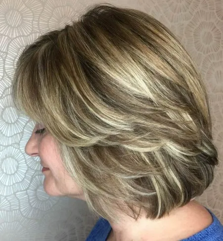 6. Medium Feathered Bronde Bob
