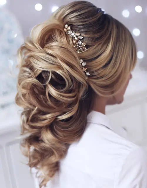 9. Graduated Curly Wedding Hair