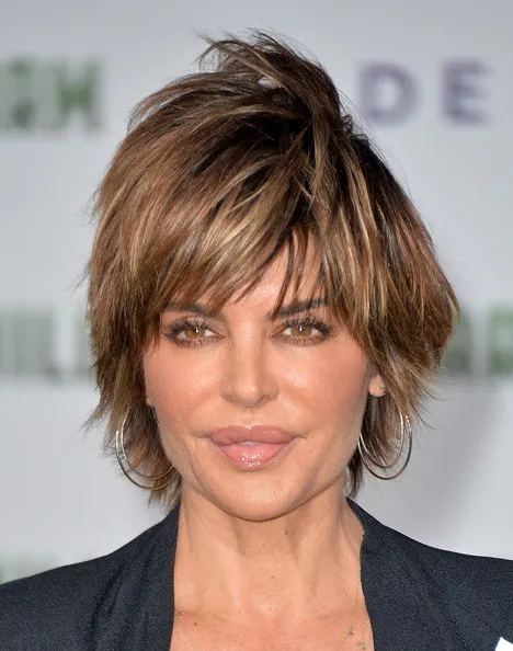 10. Short Edgy Hairstyle With Highlights In The Bangs
